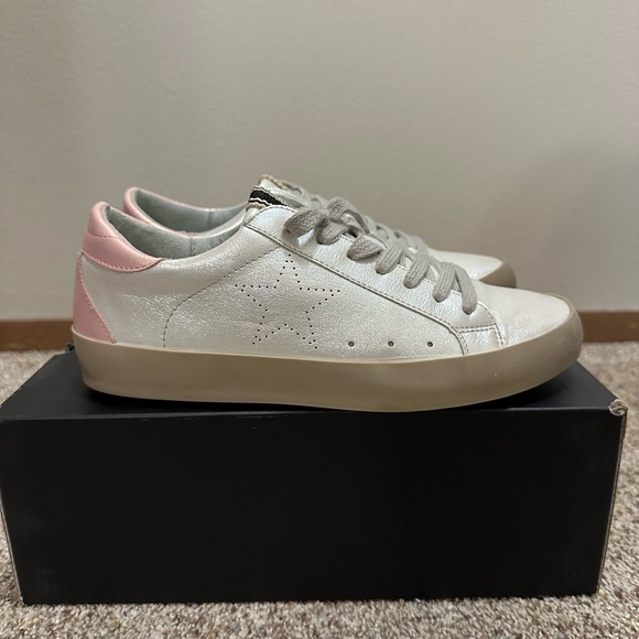 ShuShop Women’s Mia Sneakers - Picture 6 of 10